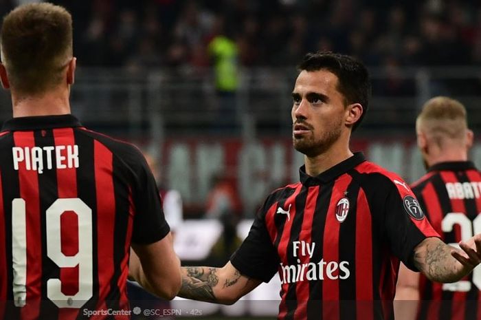 Winger AC Milan, Suso, merayakan gol dalam laga pekan ke-35 Liga Italia kontra Bologna di Stadion San Siro, 6 Mei 2019.