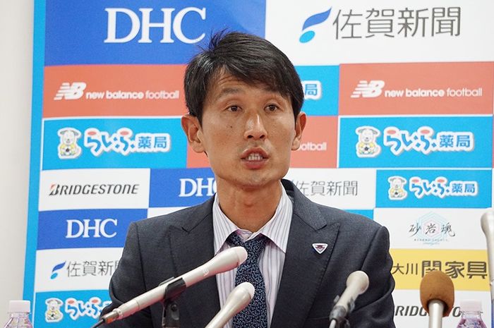 Pelatih baru Sagan Tosu, Kim Myung-hwi.