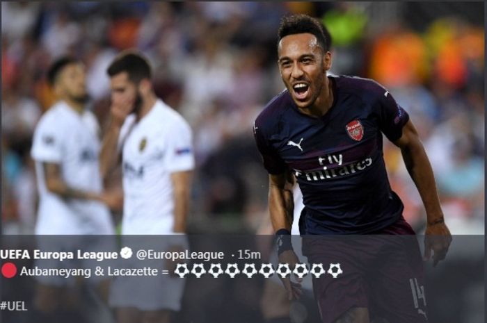 Striker Arsenal, Pierre-Emerick Aubameyang, berselebrasi seusai menjebol gawnag Valencia di Stadion Mestalla, Kamis (9/5/2019)