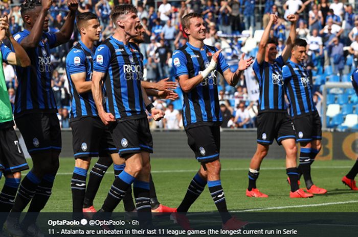 Pemain Atalanta merayakan kemenangan mereka atas Genoa pada pertandingan pekan ke-36 Liga Italia 2018-2019 di Stadion Mapei, 11 Mei 2019.