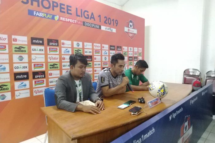 Pelatih PSS Sleman, Seto Nurdiantoro, saat jumpa pers sebelum laga pembukaan Liga 1 2019 kontra Arema FC di Stadion Maguwoharjo, Selasa (14/5/2019) sore.