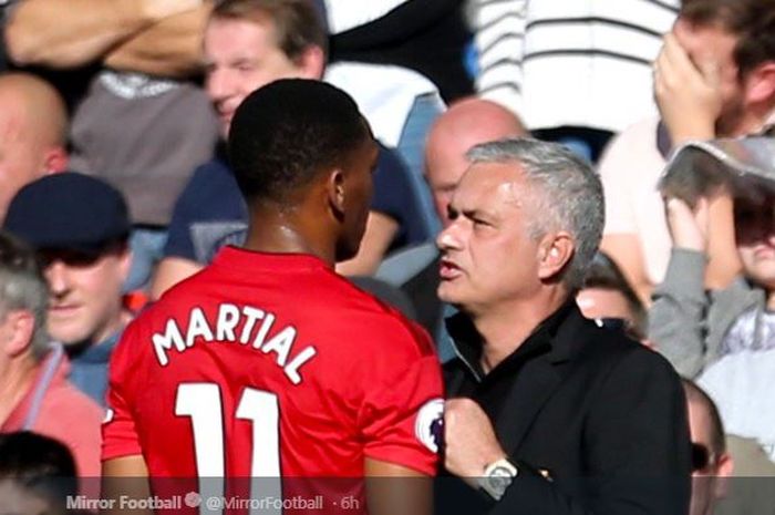 Penyerang Manchester United, Anthony Martial dengan eks pelatih Jose Mourinho.