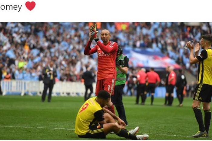 Para pemain Watford, usai laga final Piala FA kontra Manchester City