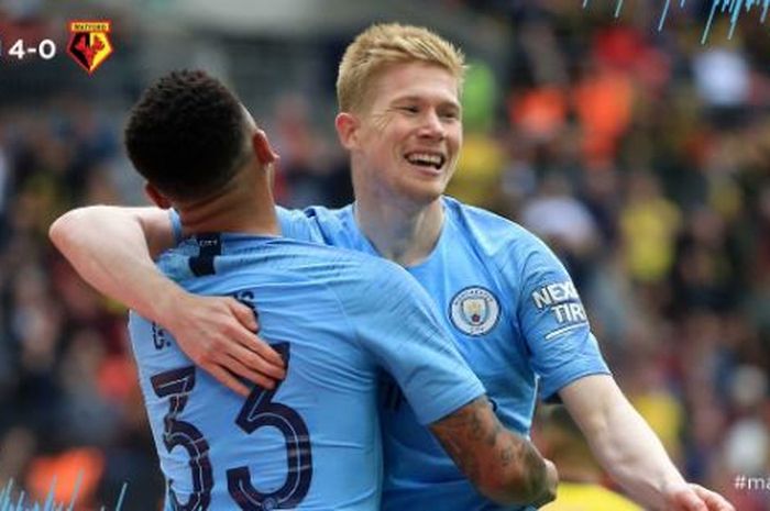 Penyerang Manchester City, Gabriel Jesus (kiri), merayakan golnya bersama Kevin De Bruyne dalam laga final Piala FA melawan Watford di Stadion Wembley, Minggu (19/5/2019).