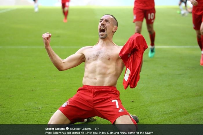 Selebrasi winger Bayern Muenchen, Frank Ribery, setelah mencetak gol pada pertandingan melawan Eintrach Frankfurt pada pekan ke-14 Liga Jerman 2018-2019 di Stadion Allianz Arena, 18 Mei 2019.