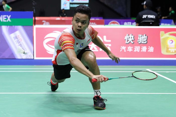 Pebulu tangkis tunggal putra Indonesia, Anthony Sinisuka Ginting, saat menjalani laga melawan Toby Penty pada penyisihan Grup B Piala Sudirman 2019 di Guangxi Sports Center, Nanning, China, Minggu (19/5/2019).