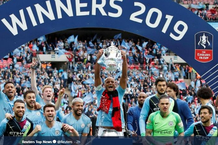 Manchester City sukses memenangkan trofi Piala FA usai mengalahkan Watford 6-0 di Stadion Wembley