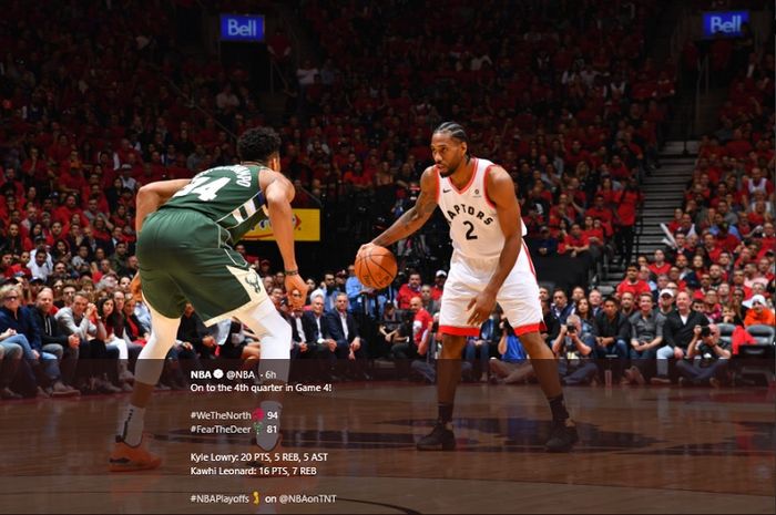 Kawhi Leonard (kanan) saat berhadapan dengan Giannis Antetokounmpo (kiri) dalam partai keempat final wilayah timur NBA 2019, Rabu (22/5/2019)