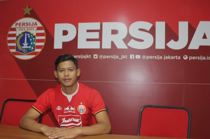 eks pemain Persib Bandung U-17, Taufik Hidayat, resmi berseragam Persija Jakarta