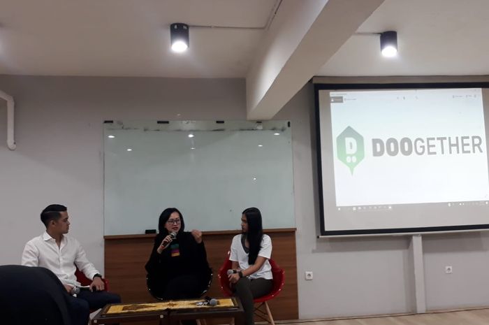 Doogether melakukan acara dootalks di salah satu kawasan di Jakarta Selatan