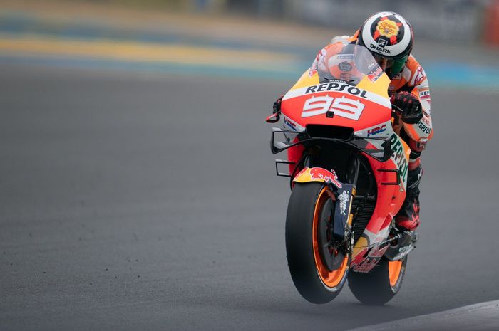 Pembalap Repsol Honda, Jorge Lorenzo, ketika melaju pada balapan MotoGP Prancis 2019.