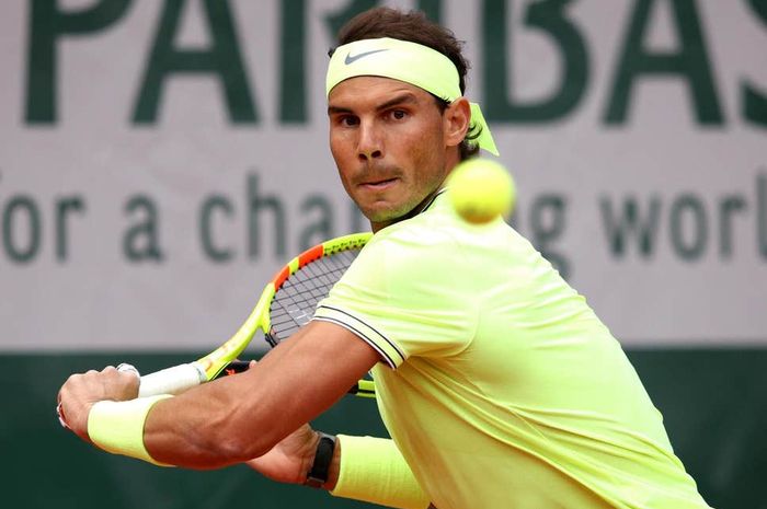 Petenis putra Spanyol, Rafael Nadal, saat beraksi pada turnamen Grand Slam French Open 2019 di Roland Garros, Paris, Prancis.