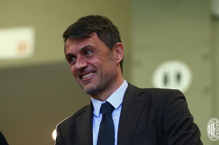 Eks bek yang akan segera menjadi direktur teknik baru AC Milan, Paolo Maldini.