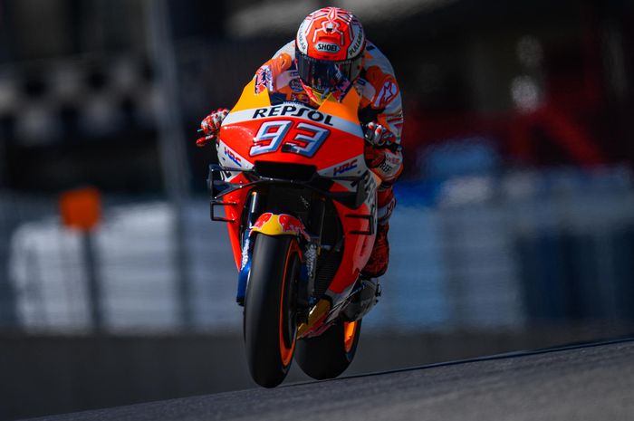 Pembalap Repsol Honda, Marc Marquez, memacu motor pada sesi latihan bebas MotoGP Italia di Sirkuit Mugello, Sabtu (1/6/2019).