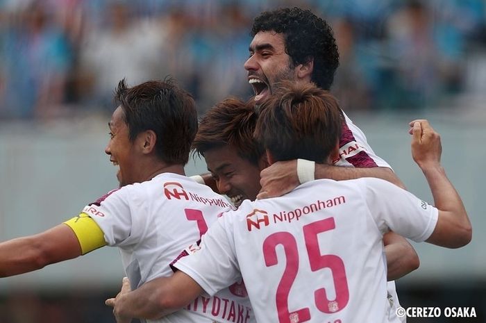 Suka cita pemain Cerezo Osaka saat membobol gawang Sagan Tosu pada lanjutan Liga Jepag 1 2019, 1 Juni 2019. 