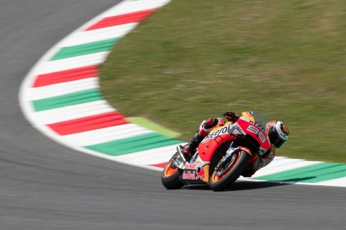 Aksi pembalap Repsol Honda, Jorge Lorenzo pada MotoGP Italia 2019, Minggu (2/6/2019)