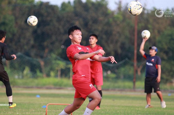 Syahrian Abimanyu dalam latihan bersama Madura United.