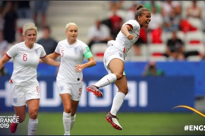 Timnas putri Inggris saat melawan Skotlandia dalam laga perdana fase grup Piala Dunia Wanita 2019.