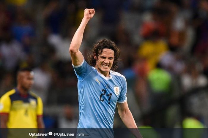 Penyerang timnas Uruguay, Edinson Cavani, merayakan gol saat menghadapi Ekuador pada laga Grup C Copa America 2019, 16 Juni 2019.