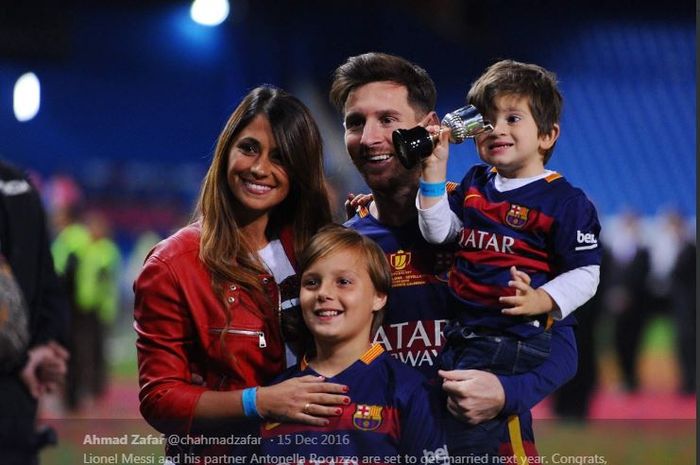 Lionel Messi bersama keluarga kecilnya.