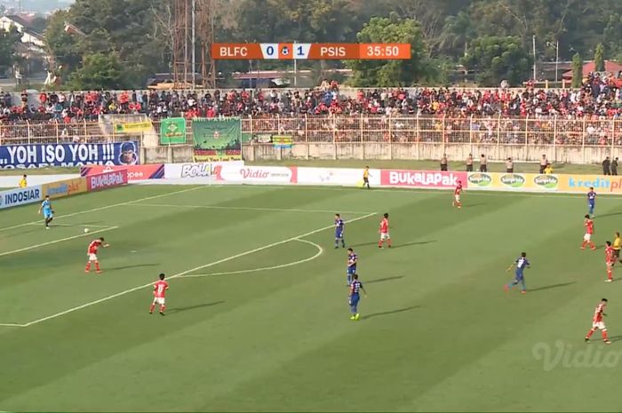 Suasana pertandingan Perseru Badak Lampung vs PSIS Semarang di Stadion Sumpah Pemuda, Rabu (26/6/2019).