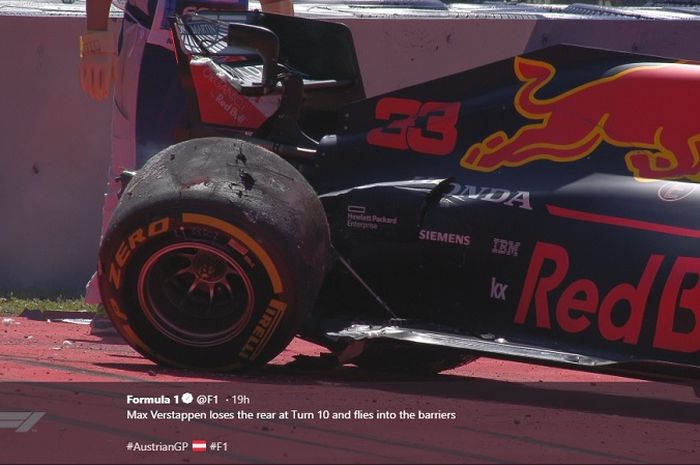 Kondisi mobil Max Verstappen (Red Bull Racing) sesaat setelah mengalami kecelakaan pada sesi FP2 F1 GP Austria 2019, Jumat (28/6/2019)