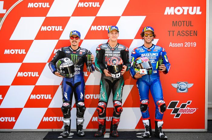 Dari kiri ke kanan, Maverick Vinales (Monster Energy Yamaha), Fabio Quartararo (Petronas Yamaha SRT), Alex Rins (Suzuki Ecstar), setelah menjalani kualifikasi MotoGP Belanda di Sirkuit Assen, Sabtu (29/6/2019).