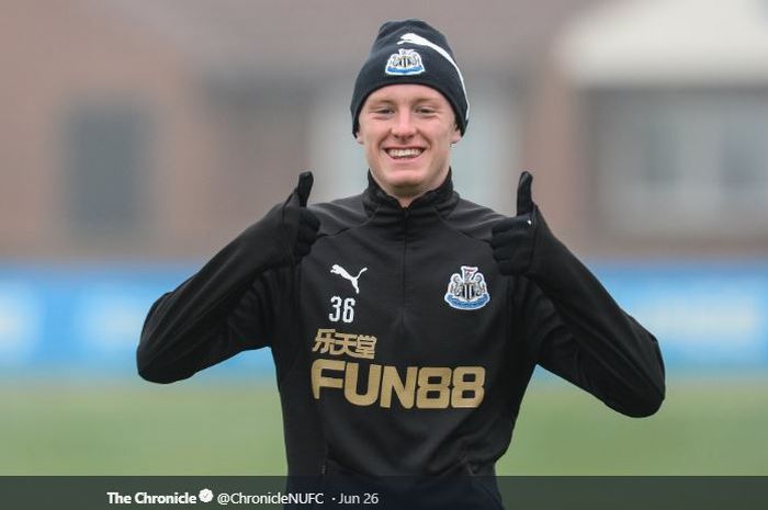 Gelandang Newcastle United, Sean Longstaff, menjadi incaran Manchester United.