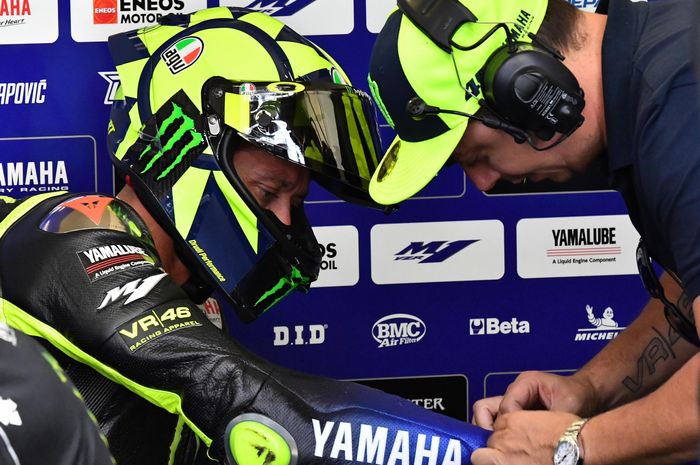 Pembalap Monster Energy Yamaha, Valentino Rossi,  pada seri balap MotoGP Belanda di Sirkuit Assen.