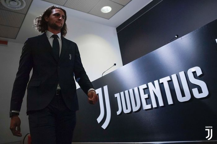 Adrien Rabiot diperkenalkan sebagai pemain baru Juventus, Selasa (2/7/2019).