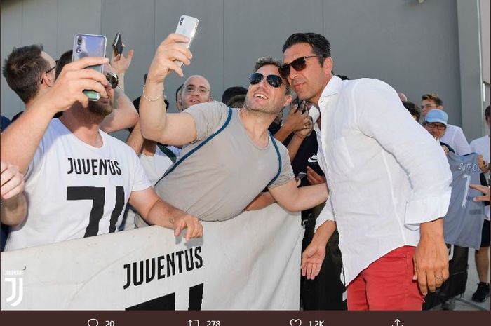 Kiper Juventus, Gianluigi Buffon, jelang tes medis, Kamis (4/7/2019) waktu setempat.