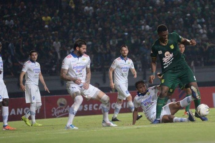 Amido Balde, sosok menakutkan bagi pertahanan Persib Bandung pada laga lanjutan Liga 1 2019 di Stadion Gelora Bung Tomo, Jumat (5/7/2019). 