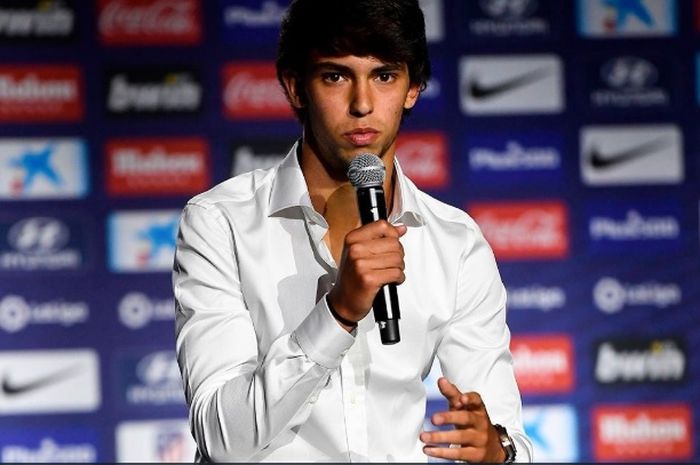 Pemain anyar Atletico Madrid, Joao Felix, resmi diperkenalkan klub pada Senin waktu Spanyol.