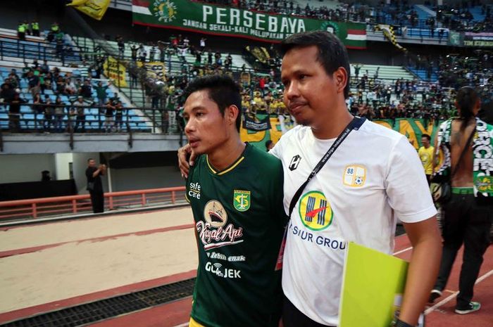 Gelandang Barito Putera, Evan Dimas Darmono, mengenakan kostum Persebaya Surabaya di Stadion Gelora Bung Tomo (GBT), Surabaya, pada 9 Juli 2019.