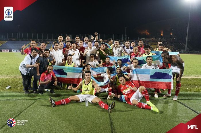 Suka cita para pemain Sabah FA setelah menang atas UiTM FC dan memastikan mereka promosi ke Liga Super Malaysia 2020 di Stadion UiTM, Selangor, 9 Juli 2019.