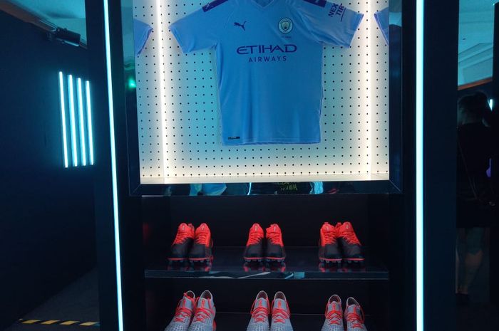 Acara perkenalan kostum anyar Manchester City berlangsung di Peninsula Hotel, Shanghai, Minggu (14/7/2019).