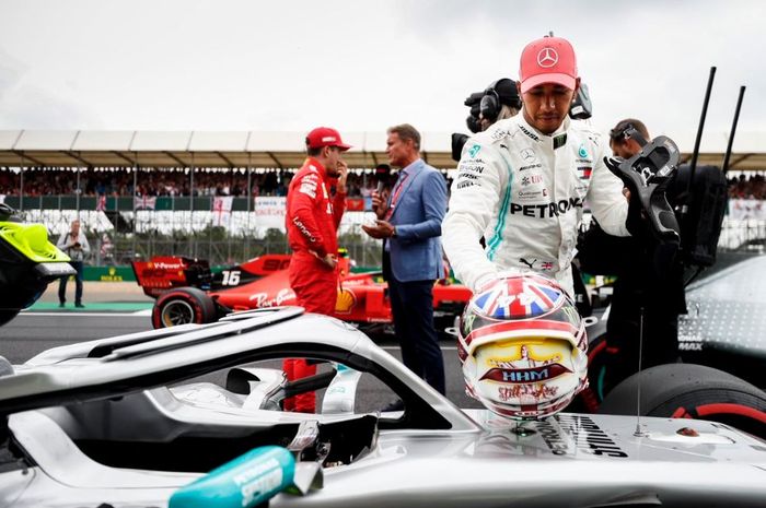 Ekspresi pembalap Mercedes, Lewis Hamilton usai melakoni babak kualifikasi F1 Inggris 2019, Sabtu (13/7/2019)