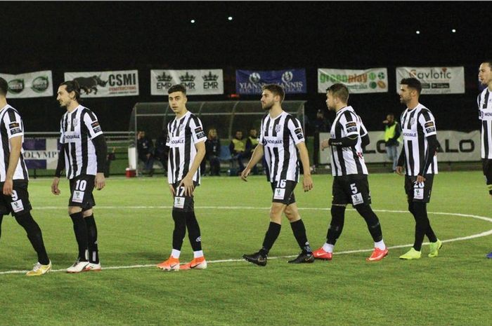 Para pemain Adelaide City sebelum memulai laga kontra Adelaide Olympic pada lanjutan NPL South Australia 2018-2019 di Valo Football Centre, 13 Juli 2019. 