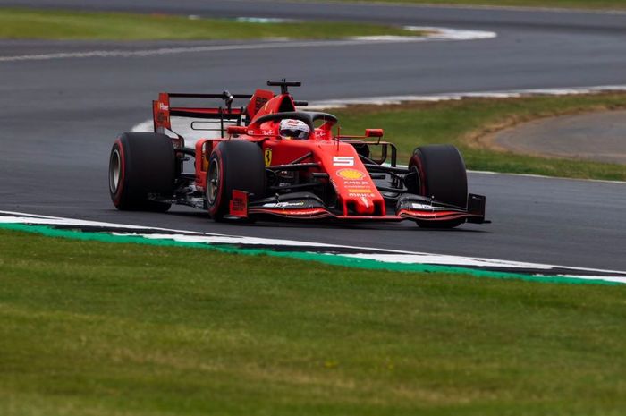 Aksi pembalap Ferrari, Sebastian Vettel saat melakoni babak kualifikasi F1 Inggris 2019, Sabtu (13/7/2019)