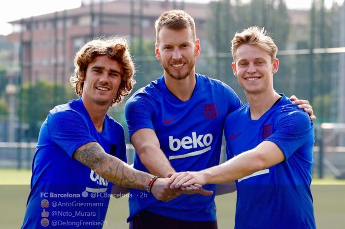 Tiga rekrutan anyar FC Barcelona (kiri ke kanan), Antoine Griezmann, Neto Murara, dan Frenkie de Jong.