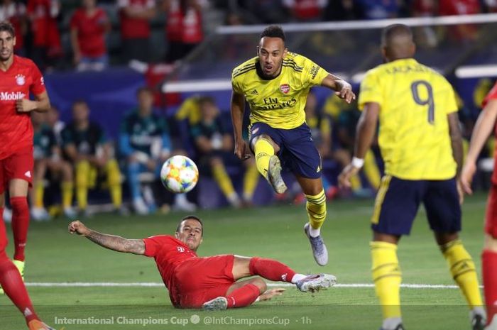 Striker Arsenal, Pierre-Emerick Aubameyang, pada laga melawan Bayern Muenchen di  International Champions Cup di Dignity Health Tennis Center, Kamis (18/7/2019) pukul 10.00 WIB.