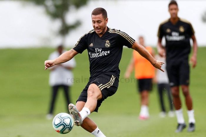 Winger Real Madrid, Eden Hazard, tengah menjalani latihan pramusim 2019 di Montreal, Kanada.