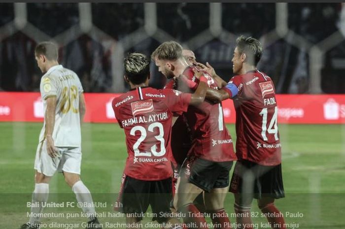 Pemain Bali United merayakan gol Melvin Platje ke gawang PSS Sleman, 22 Juli 2019.