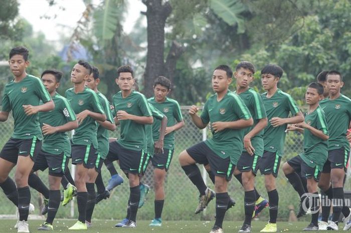 Sejumlah pemain timnas U-15 Indonesia mengikuti pemusatan latihan di National Youth Training Center (NYTC), Sawangan, Depok, dalam persiapan Piala AFF U-15 2019.