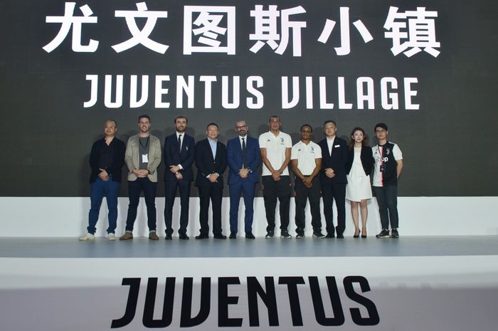 Peresmian The Juventus Village yang dihadiri oleh tiga legenda Juventus, yaitu Pavel Nedved, Edgar Davids, dan David Trezeguet, pada hari Selasa (23/7/2019) di Shanghai, China.