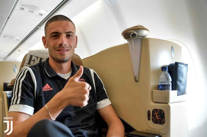 Bek baru Juventus, Merih Demiral.