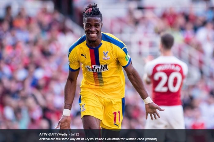 Winger Crystal Palace, Wilfried Zaha, setelah diincar Arsenal kini turut menjadi incaran Chelsea.