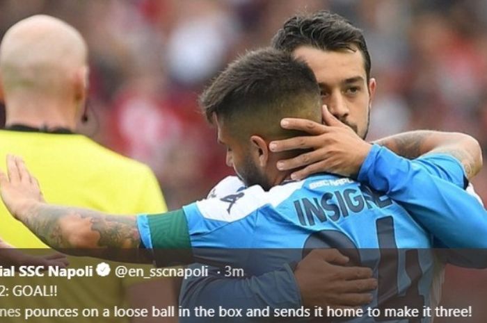 Striker Napoli, Lorenzo Insigne, melakukan selebrasi sesau  menjebol gawang Liverpool dalam laga di Edinburgh, Minggu (28/7/2019).