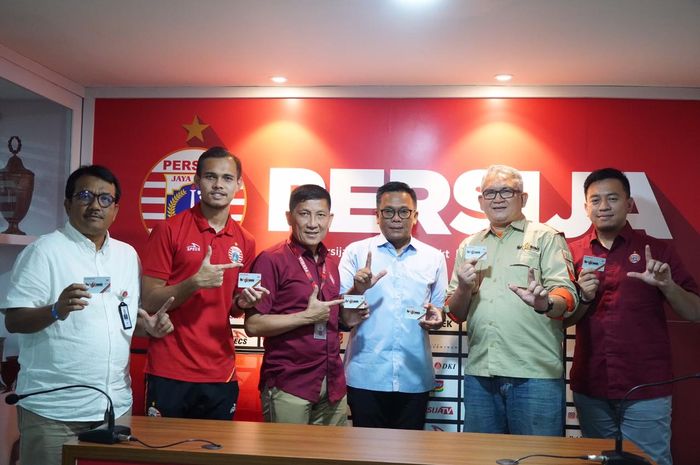 Persija Jakarta dan The Jak Mania secara resmi meluncurkan Jak Card di Kantor Persija, Rabu (31/7/2019)