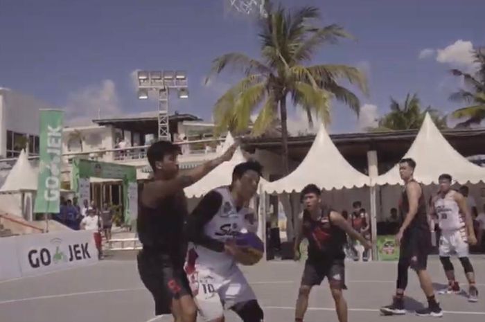 Salah satu partai menarik yang dipentaskan di IBL Gojek 3x3 di Tangsel, Rabu (31/7/2019)